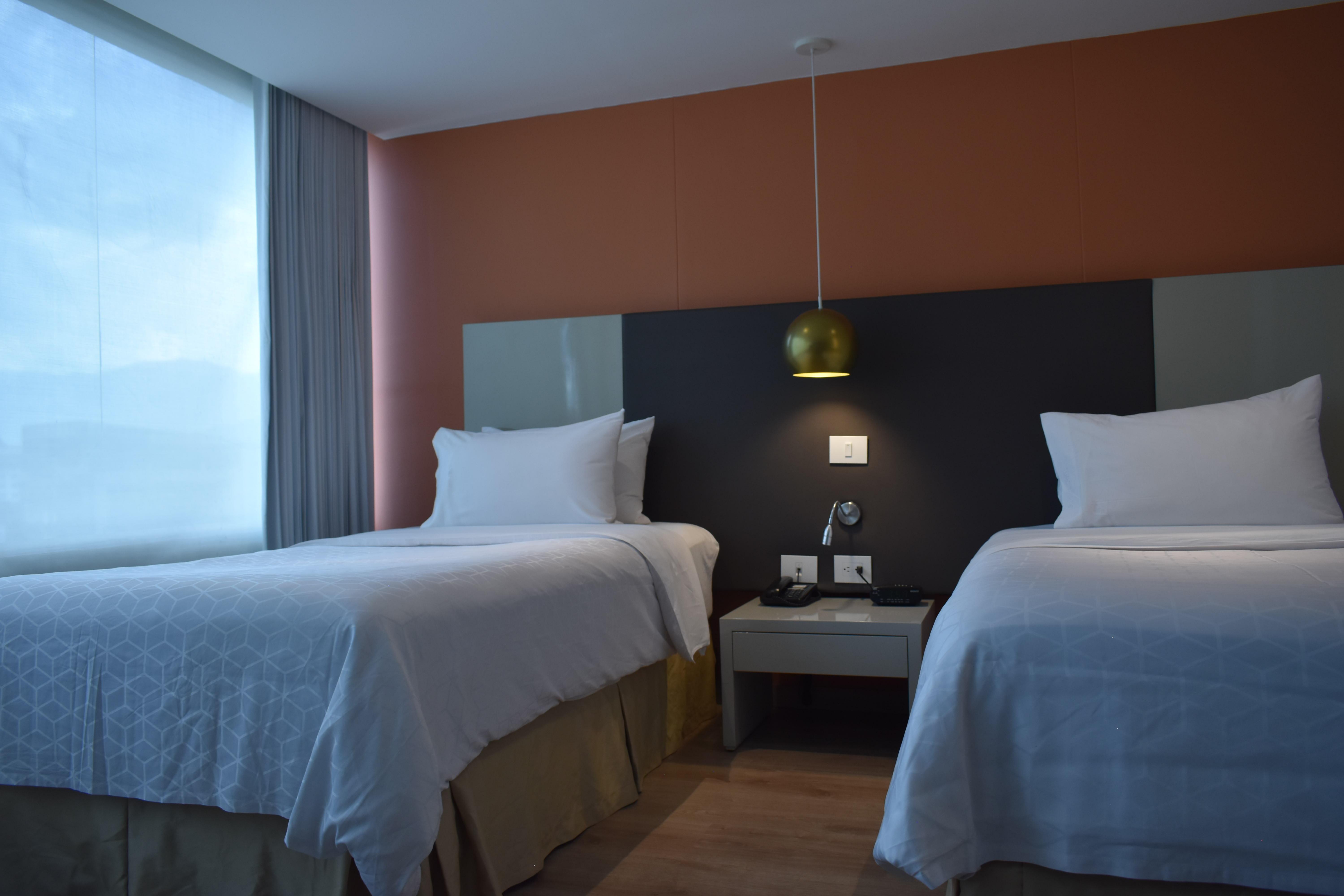 Hotel Holiday Inn Express & Suites Medellin By Ihg Екстер'єр фото