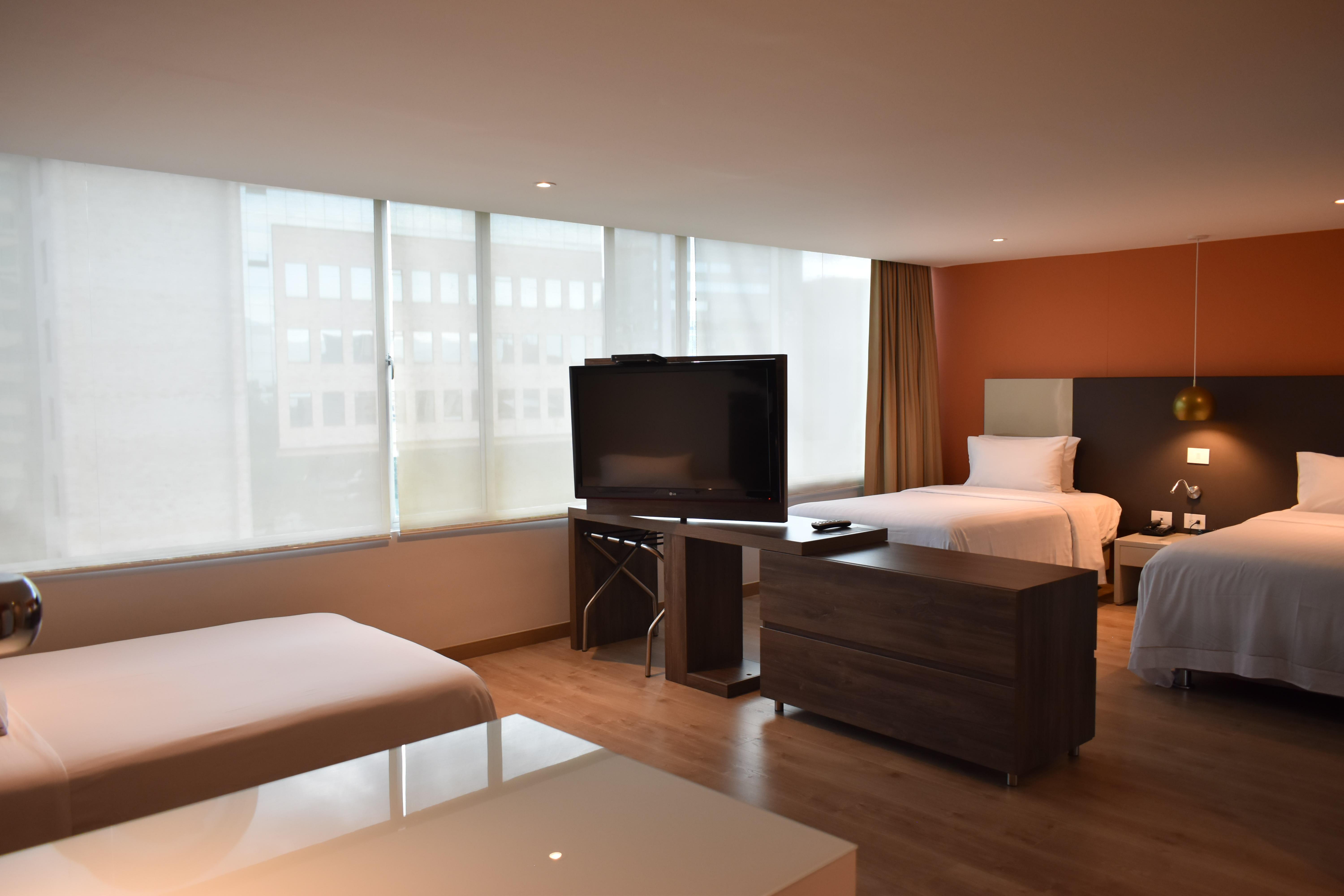 Hotel Holiday Inn Express & Suites Medellin By Ihg Екстер'єр фото
