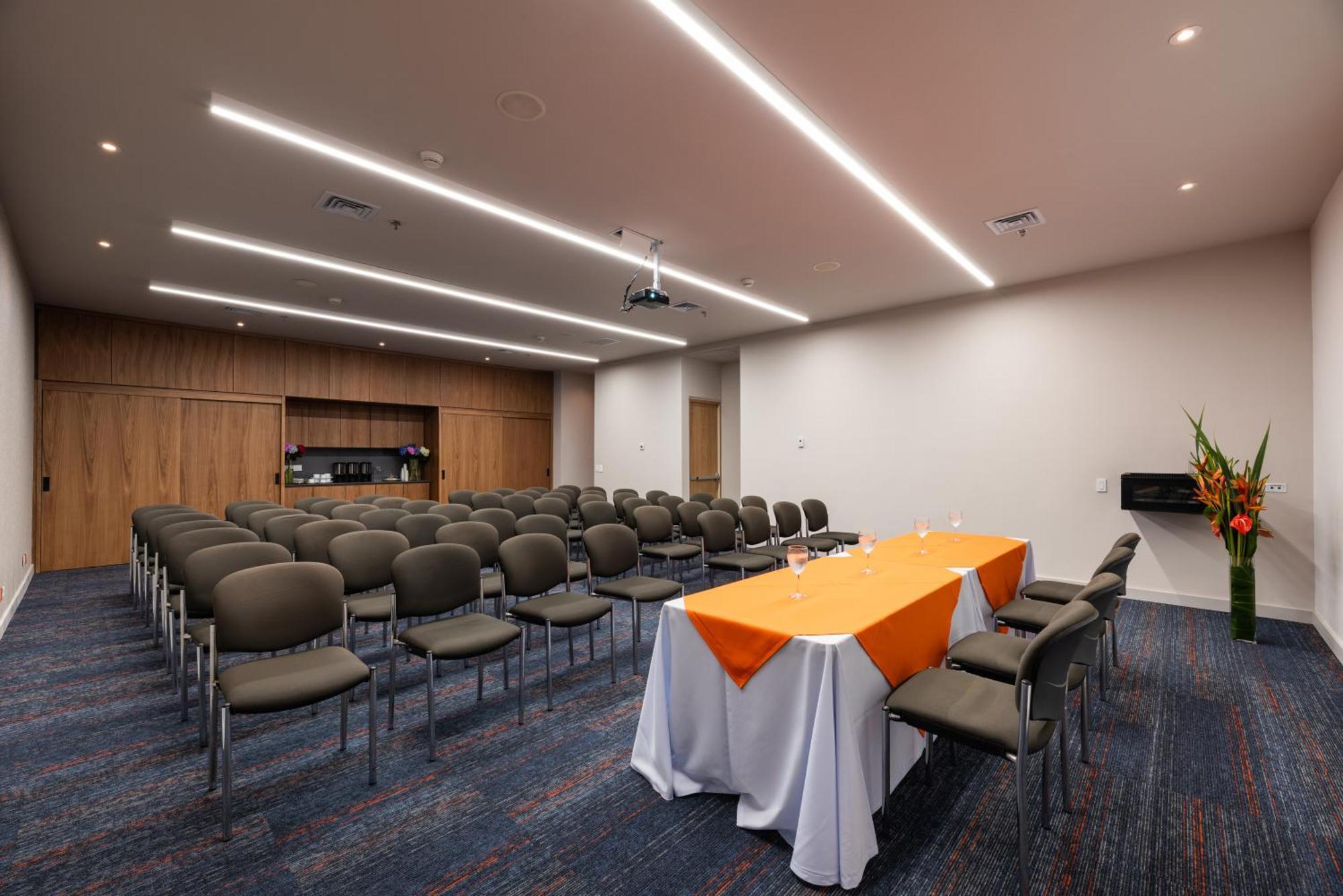 Hotel Holiday Inn Express & Suites Medellin By Ihg Екстер'єр фото